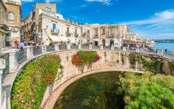 The Fountain Of Arethusa And Siracusa (Syracuse) In A Sunny Summer Day. Sicily, Italy.