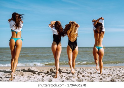 Girls Take Off Bikinis