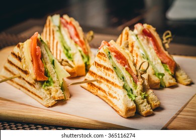 Четыре бутерброда на борту
