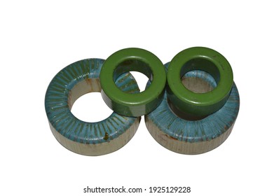 four toroid core for inductance components with green colour and vary size with transparent background