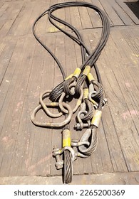 four-prong wire lifting equipment tools