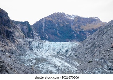 Fox Glacier Te Moeka O Tuawe Is A 13-milometer-long (8.1 Mi) Temperate Maritime Glacier Located In Westland Tai Poutini National Park On The West Coast Of New Zealand's South Island.