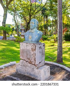 Foz Do Iguaçu - Paraná - Brasil - APR 23 2022: Bust In Honor Of Getúlio Vargas