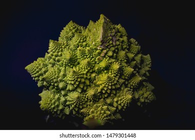 
Fractal vegetable cabbage romanescu on a dark background