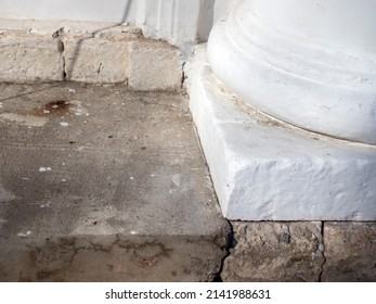 Fragment of the base, foot of the pillar, columns, pilasters. An integral part of the architectural order. The base rests on the base plate of the base (stereobat) - stylobate.