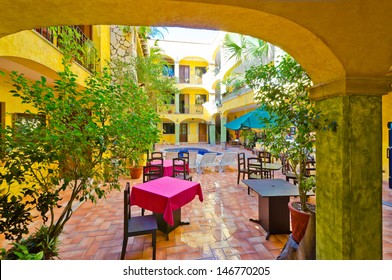 14,236 Spanish courtyard Images, Stock Photos & Vectors | Shutterstock