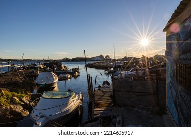 Sète, France - 10 02 2022 : Small Port Of The Pointe Courte District In Sète, On The Shore Of The Etang De Thau