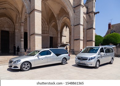 France Beaune 2019-06-19 Image Of Silver Car Hearse Mercedes E Classe And Mercedes Vito Parking On The Street Near The Church. Concept Farewell Ceremony, Last Journey, Funeral, Wake