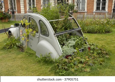 France, Boulogne Sur Mer, Strange Garden, Cars Vs Nature