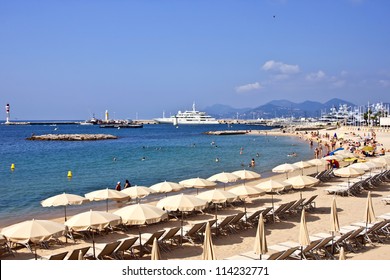 France, French Riviera. Cannes. Beach