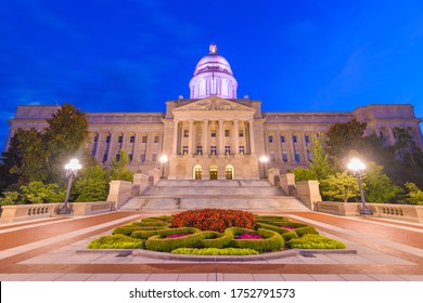 Frankfort, Kentucky, USA with the Kentucky State Capitol at dusk.