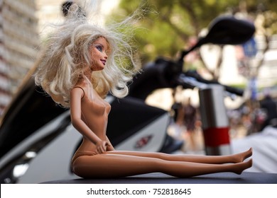 Nude barbie Barbie nude