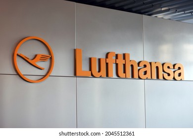 461 Lufthansa sign Images, Stock Photos & Vectors | Shutterstock