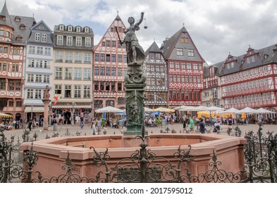 Frankfurt July 2021: The Justice Fountain (also Justitiabrunnen) Is A Fountain On The Römerberg In Frankfurt Am Main And One Of The City's Landmarks.