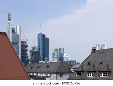 Bilder Stockfotos Und Vektorgrafiken Hochhaus Frankfurt