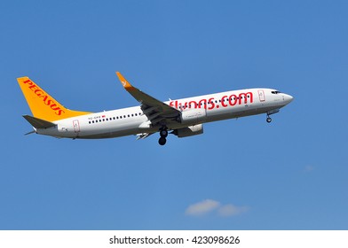 FRANKFURT,GERMANY-MAY 05:Boeing 737 of PEGASUS Airlines above the Frankfurt airport on May 05,2016 in Frankfurt,Germany.Pegasus Airlines is a low-cost airline of Turkey.