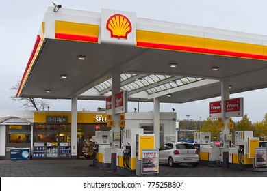 Shell Oil Logo Images, Stock Photos & Vectors | Shutterstock