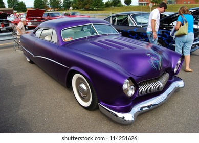 4,135 1950 cars Images, Stock Photos & Vectors | Shutterstock