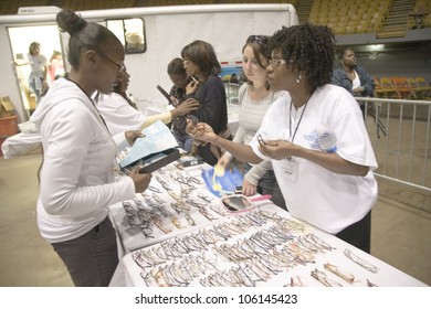 Free Health And Dental Clinic By Remote Area Medical During The Week Of August 19, 2009, Los Angeles, California