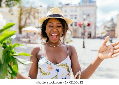 Free Hugs. Come Here. Black Nigerian Woman In Straw Hat Pull Hands To You. Smiling African Girl Sincere Glad To See You. Welcome Back. Come And Give Me Hug. Happy Female Wide Open Hug. Nice To Meet.