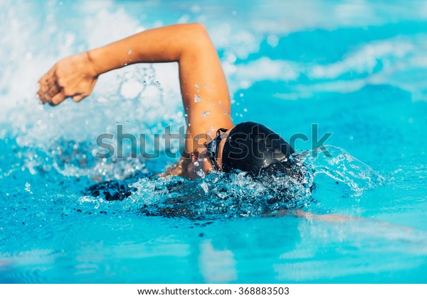 Freestyle\
swimming