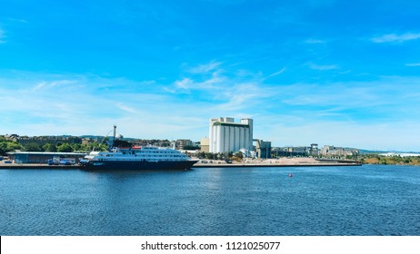 freight at bay, Leith
