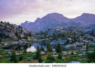 Fremont Peak Over Island Lake