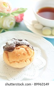 French confectionery, Eclair and tea
