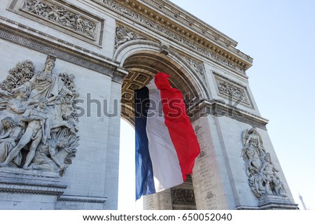 french flag arc de triomphe