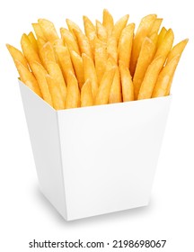 Patatas fritas en balde de papel aisladas en fondo blanco, patatas fritas en blanco con sendero de recorte.