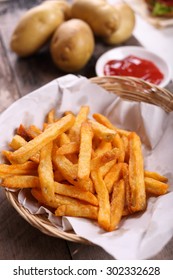 french fries with tomato sauce