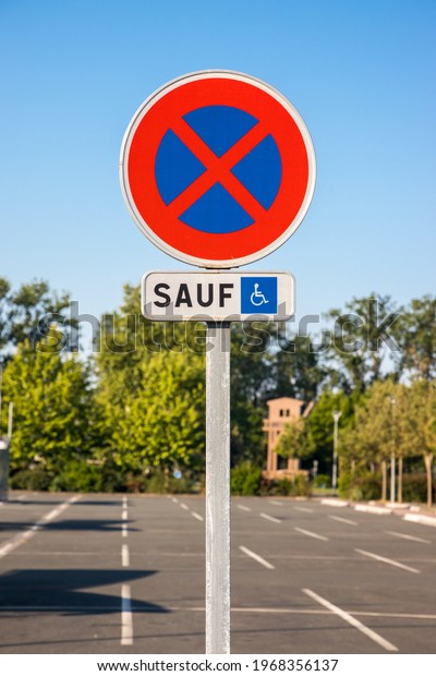French road sign indicating a space reserved
