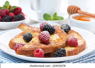 French Toast With Berries And Powdered Sugar, Horizontal