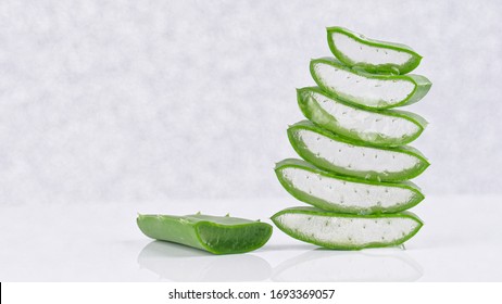 Fresh Aloe Vera Leaves , Medicine Treat The Skin Moisturize Healthcare, Skin Care After Sunburn. 