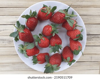 Fresh Asian Indonesian Strawberry On A Small Plate. Isolated On The Tray.