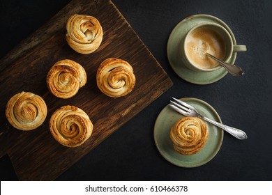 Fresh baked cruffins trend pastry in baking tin from above - Powered by Shutterstock