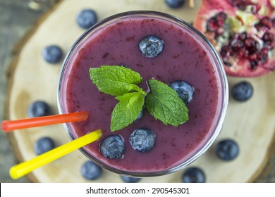 Fresh Blueberry, Pomegranate And Banana Smoothie