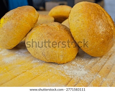 Fresh bread and rolls for breakfast…

A wide selection of baked goods awaits you for advertising and websites.