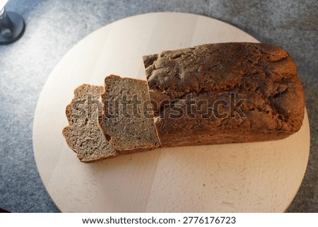 Fresh bread and rolls for breakfast…

A wide selection of baked goods awaits you for advertising and websites.