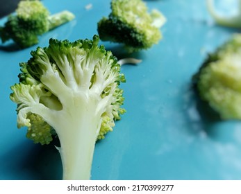 Fresh Broccoli In Blue Plate For Food Menu Background Or Illustration, Fresh Vegetables In A Plate, Healthy Vegetarian.