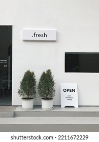 Fresh Cafe In The Concept Of White, Go And Grab A Cup Of Coffee