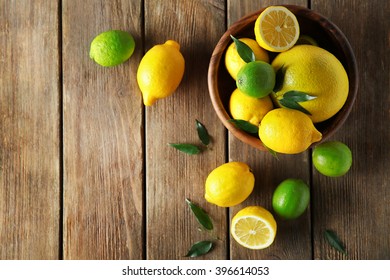 Lemon juice bowl top view Images, Stock Photos & Vectors 
