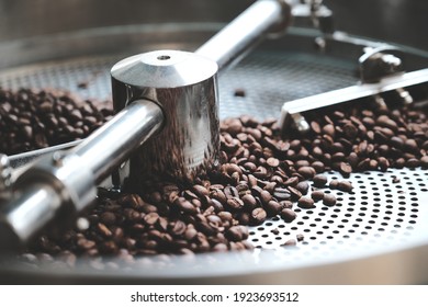 Fresh Coffee Beans In Roast Machine, Arabica Roasted Coffee 