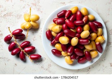 Fresh Dates Fruit , Fresh Dates Fruits Red And Yellow