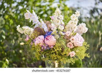 fresh flowers in vase - Shutterstock ID 453276187