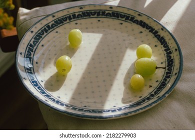 Fresh Grapes In Sunlight On Ceramic Plate. Healthy Food Aesthetics. Summer Fruits In Light On Soft Linen Background. Summertime In Countryside, Moody Banner