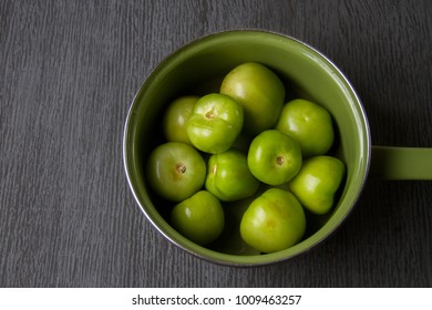 Fresh Green Tomatillo