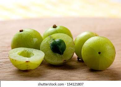 Fresh Indian Gooseberry.