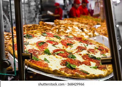 Fresh Italian Pizza In New York City Pizzeria Window