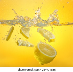 Fresh Lemon And Water Splash 